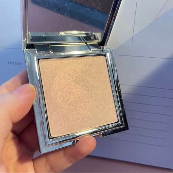 Jouer Powder Highlighter - Celestial - Picture 4 of 4